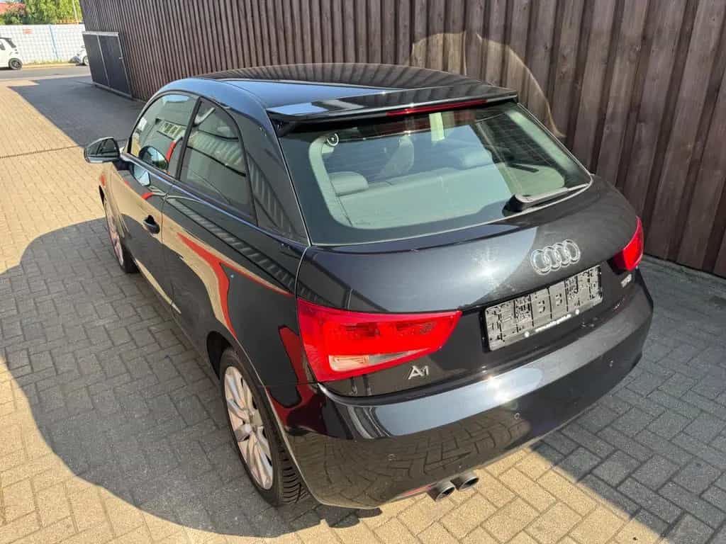 Audi A1 Ambition SHZ NAVI XENON PDC ALU`S KLIMA 09/2013-photo-6