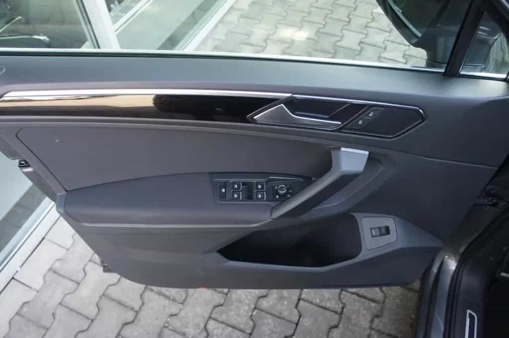 Volkswagen Tiguan 1.4 TSI ACT Comfortline *R-LINE*LED*NAVI* 06/2018-photo-19