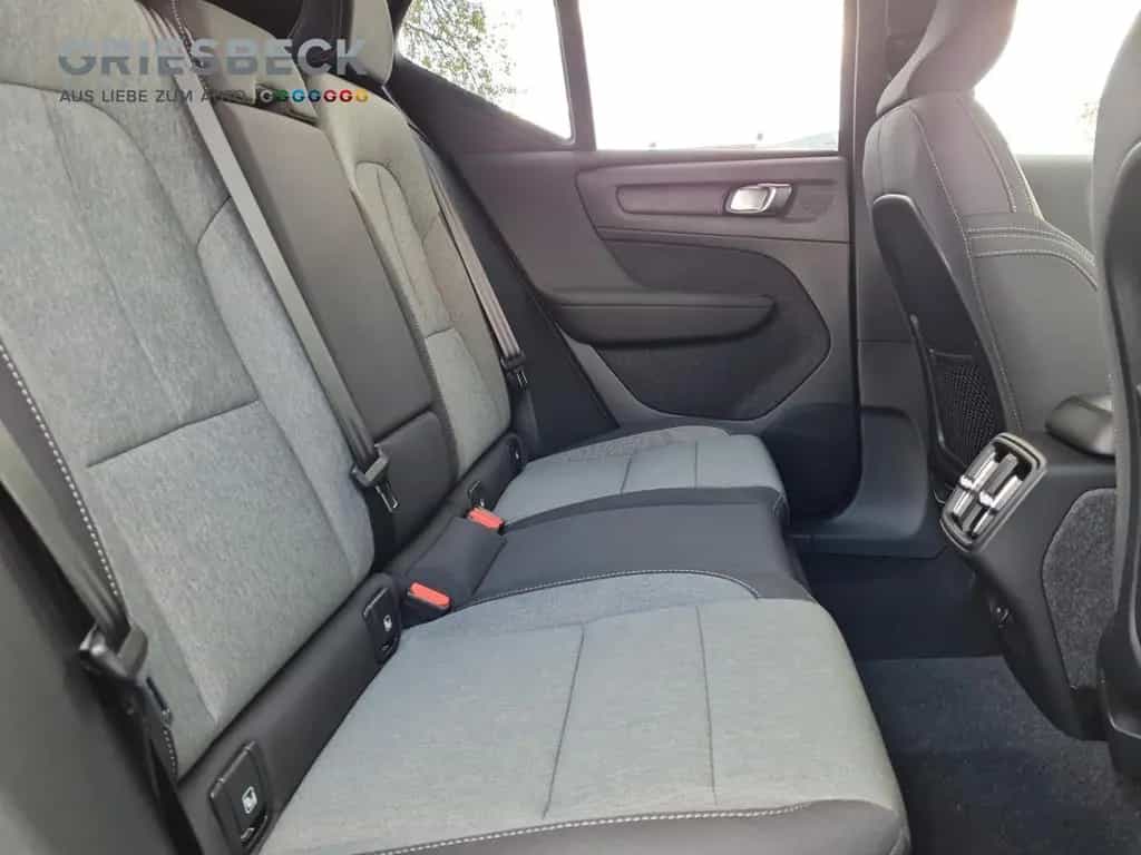 Volvo XC40 Plus Dark FLA SpurH el.Heck KeyLess LMF 04/2024-photo-9