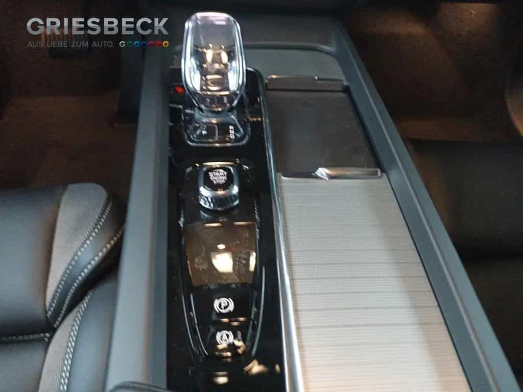 Volvo XC60 Plus Dark 360°*LED*MMY*4xSHZ* 11/2024-photo-11