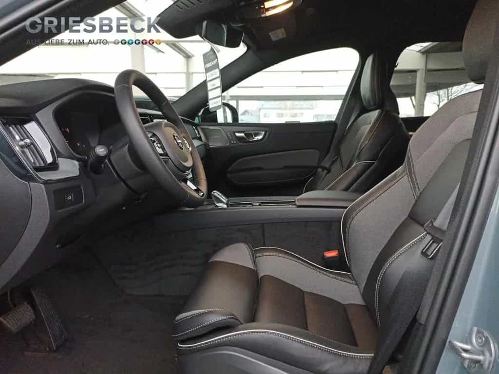 Volvo XC60 Plus Dark 360°*LED*MMY*4xSHZ* 11/2024-photo-8