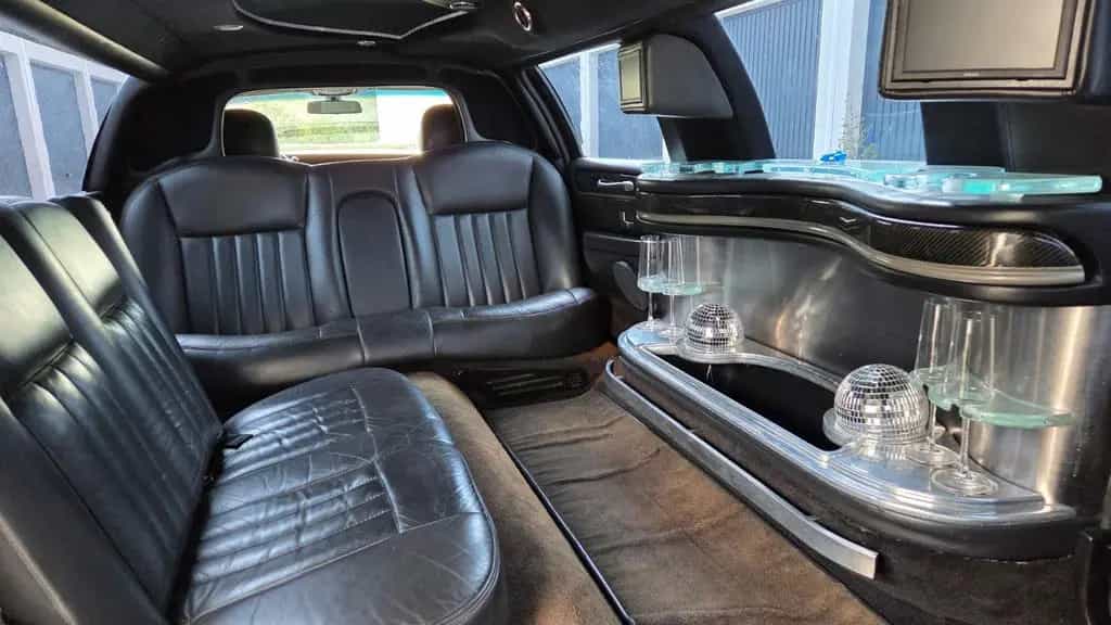Lincoln Town Car 4.6 Stretchlimousine 8,00m TÜV 12/2026 07/2006-photo-14