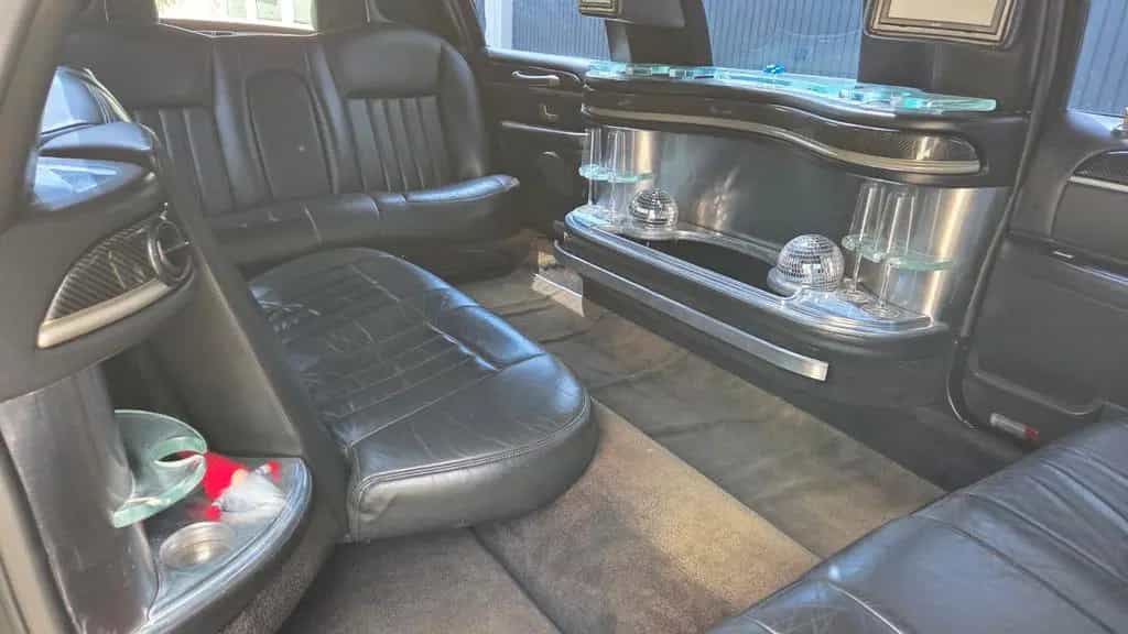 Lincoln Town Car 4.6 Stretchlimousine 8,00m TÜV 12/2026 07/2006-photo-17