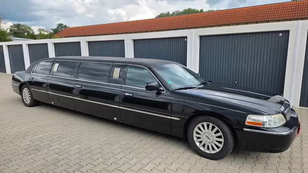 Lincoln Town Car 4.6 Stretchlimousine 8,00m TÜV 12/2026 07/2006-photo-3