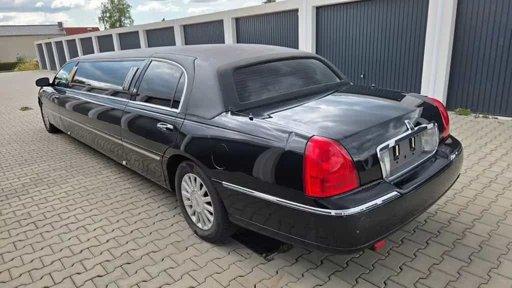 Lincoln Town Car 4.6 Stretchlimousine 8,00m TÜV 12/2026 07/2006-photo-4