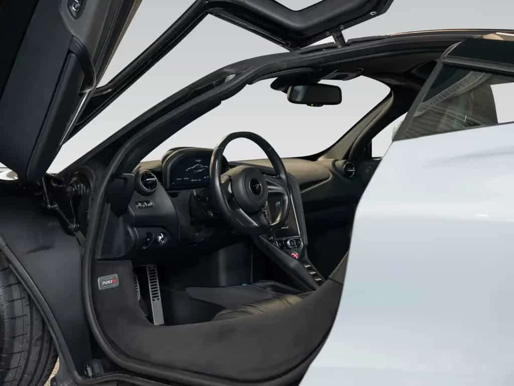 McLaren 720S Coupé | Glacier White | Memory Seats 01/2019-photo-17