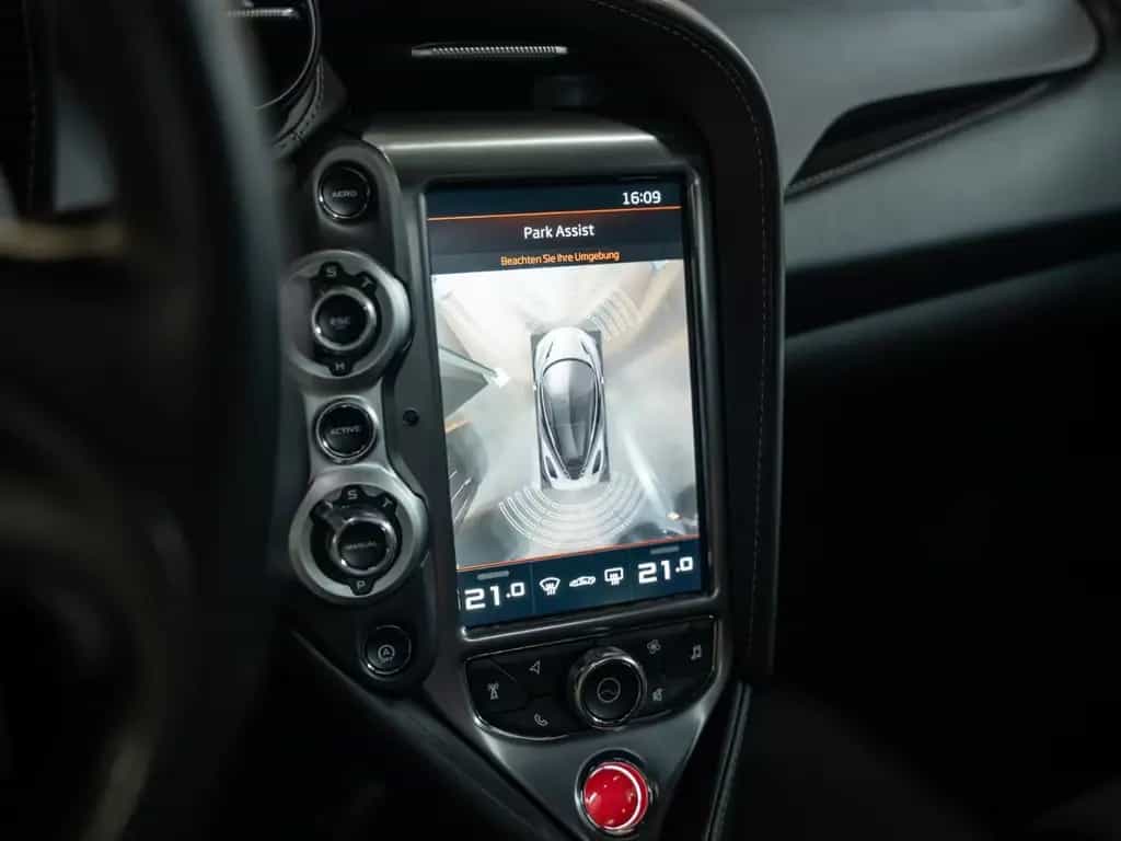 McLaren 720S Coupé | Glacier White | Memory Seats 01/2019-photo-24