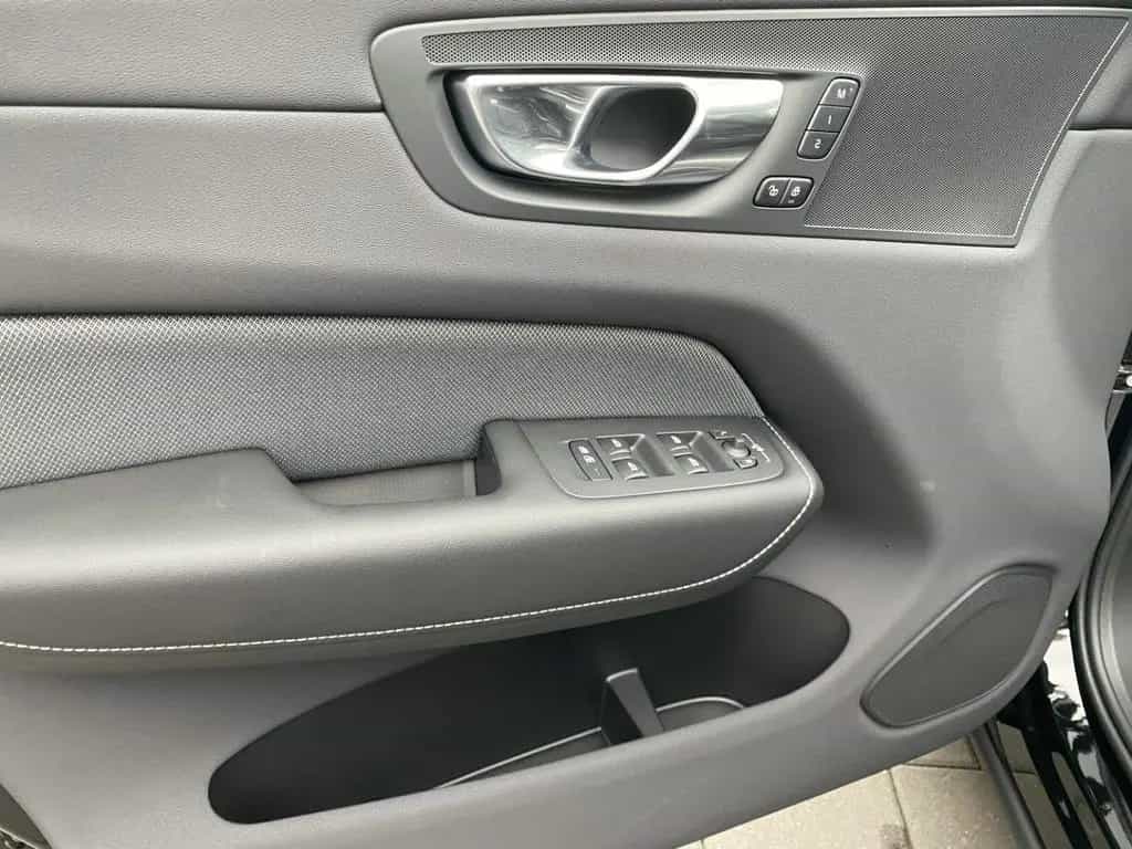 Volvo XC60 Plus Dark B4 Mild Hybrid Panorama. ACC BLIS 12/2022-photo-13