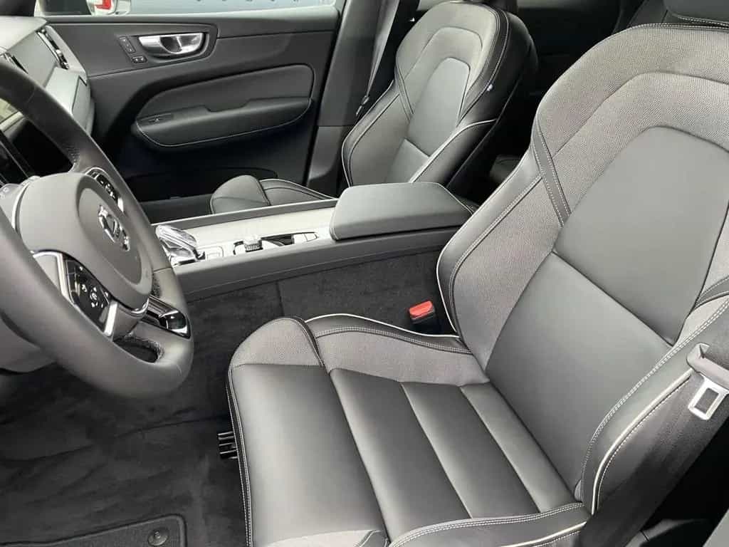 Volvo XC60 Plus Dark B4 Mild Hybrid Panorama. ACC BLIS 12/2022-photo-16