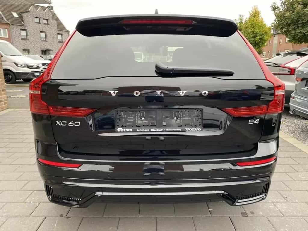 Volvo XC60 Plus Dark B4 Mild Hybrid Panorama. ACC BLIS 12/2022-photo-3