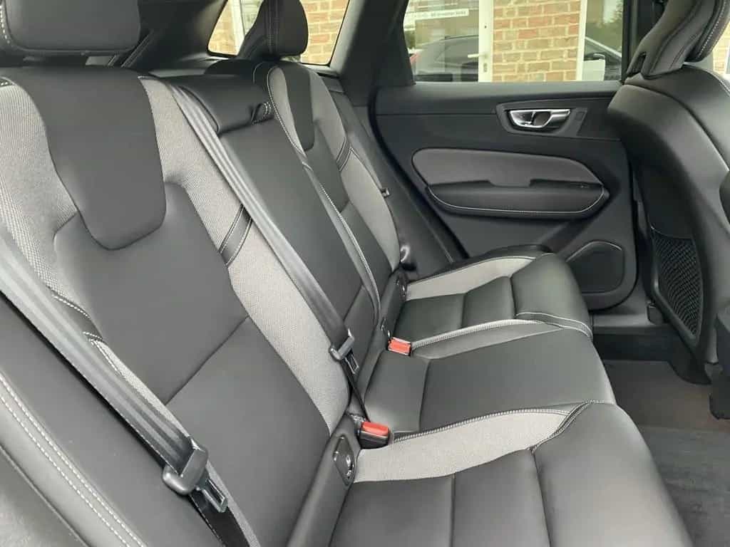 Volvo XC60 Plus Dark B4 Mild Hybrid Panorama. ACC BLIS 12/2022-photo-8