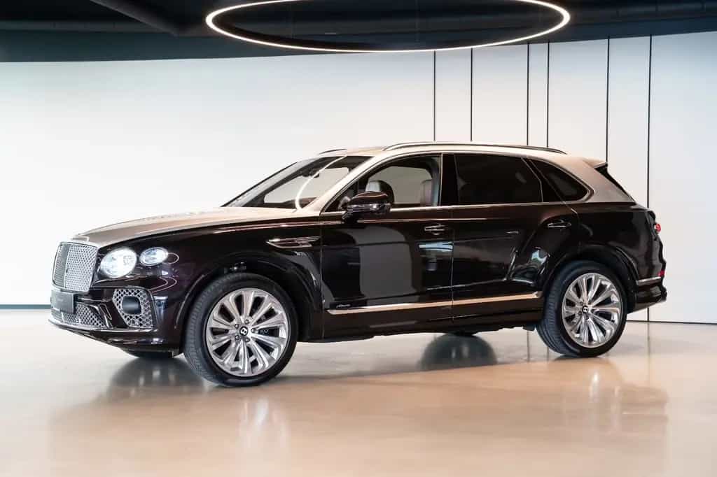 Bentley Bentayga 4.0 V8 Azure 2-Tone 03/2023-photo-0
