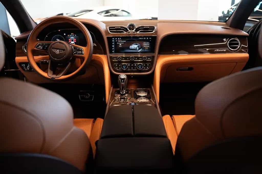 Bentley Bentayga 4.0 V8 Azure 2-Tone 03/2023-photo-13