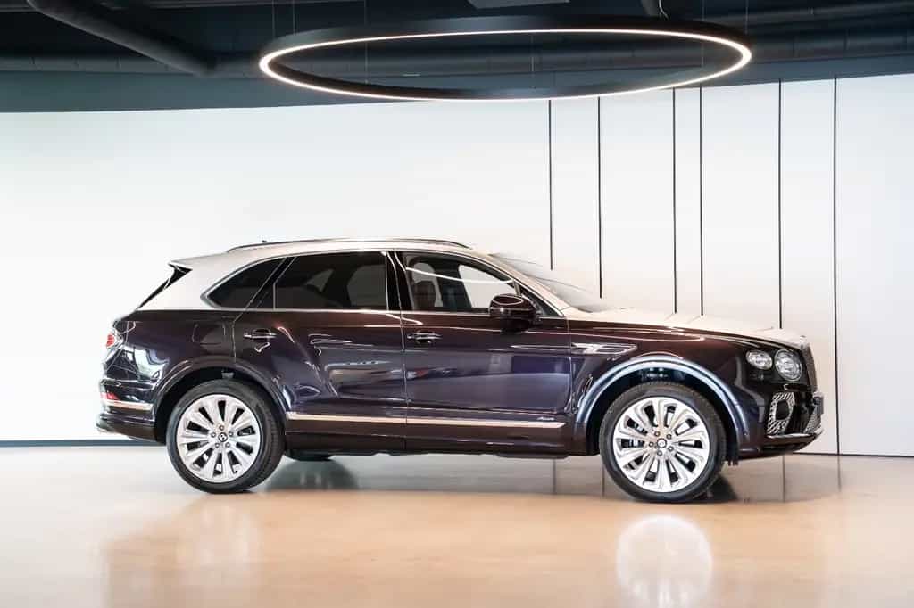 Bentley Bentayga 4.0 V8 Azure 2-Tone 03/2023-photo-3