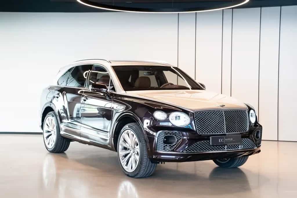 Bentley Bentayga 4.0 V8 Azure 2-Tone 03/2023-photo-4