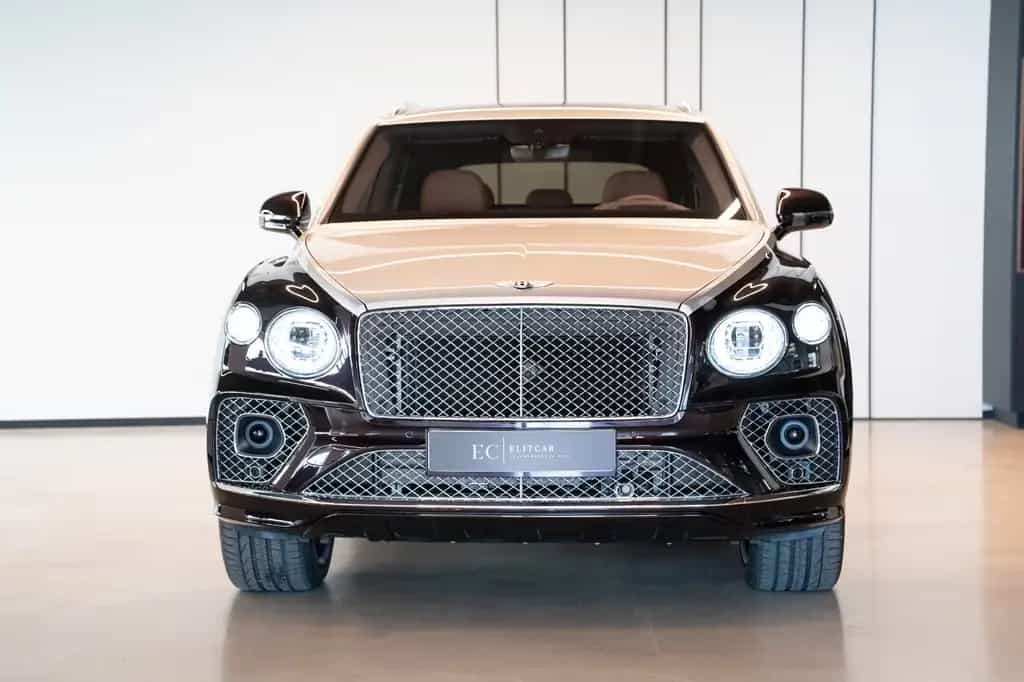 Bentley Bentayga 4.0 V8 Azure 2-Tone 03/2023-photo-5