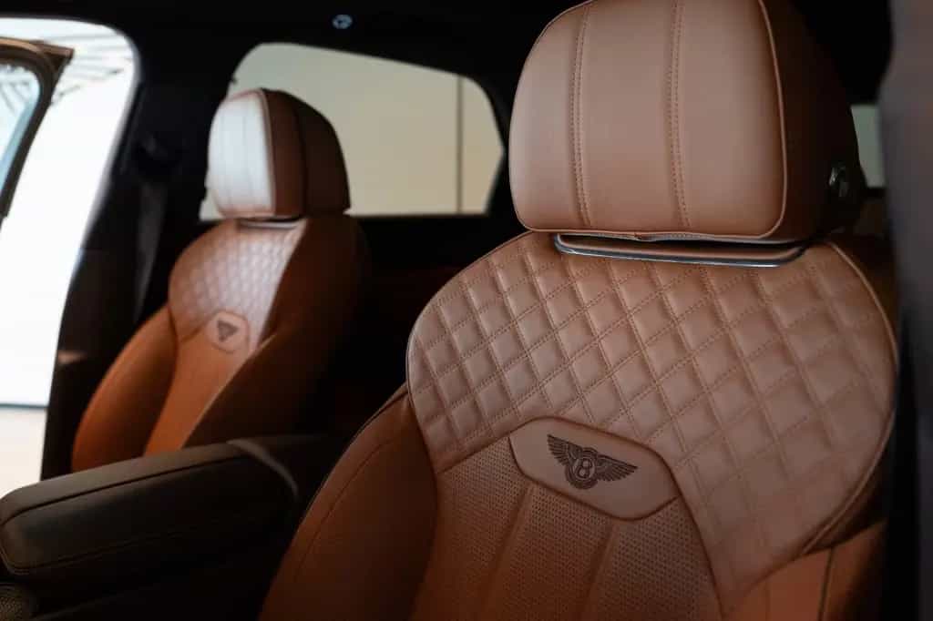 Bentley Bentayga 4.0 V8 Azure 2-Tone 03/2023-photo-8