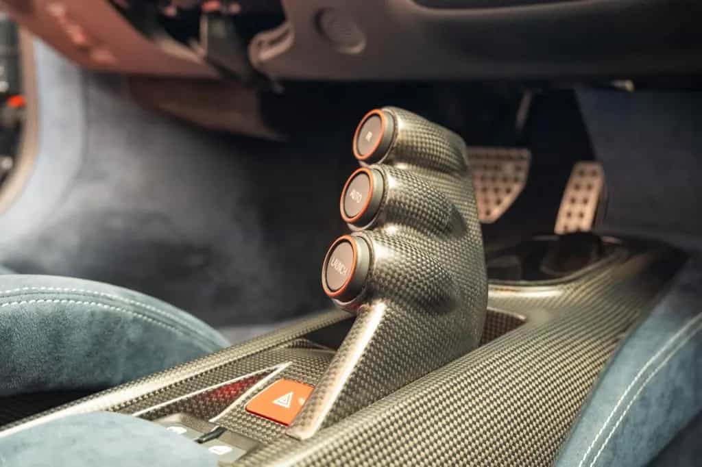 Ferrari 488 Pista GTB Lift Full carbon F/R cameras JBL 03/2020-photo-36