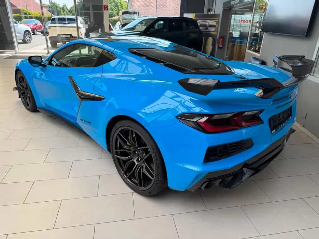 Corvette Z06 Coupe 3LZ  MY2024 *RAPID BLUE*KARBON* Z07* null-photo-3