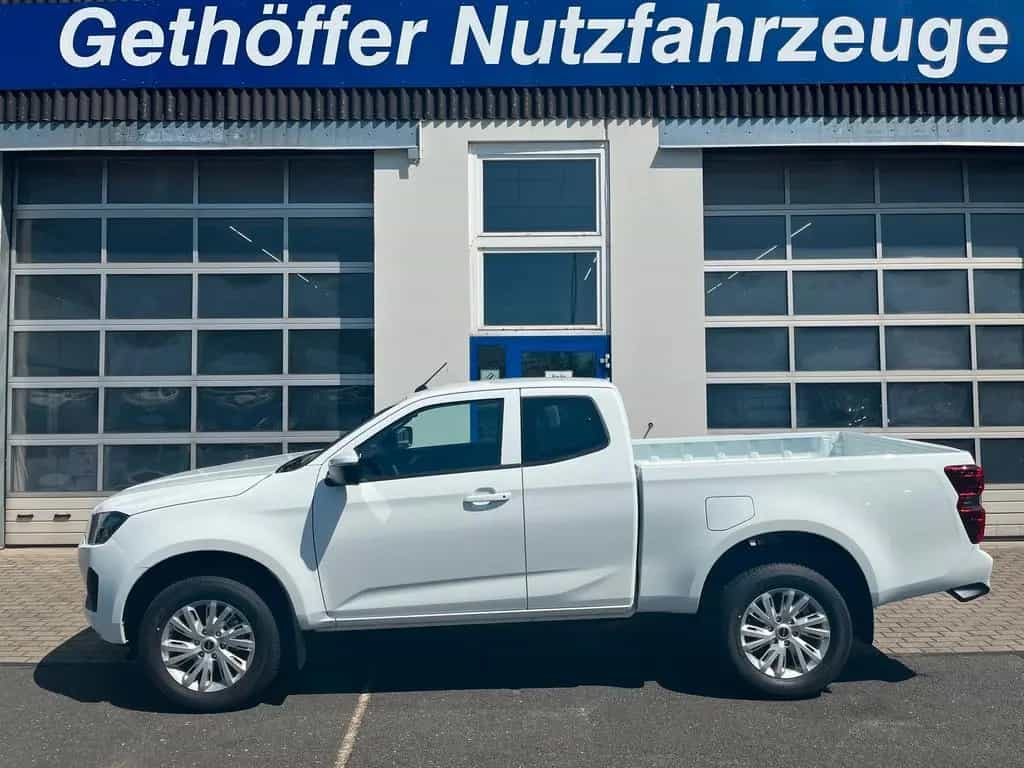 Isuzu D-Max Space Cab LS AT neues Modell +SOFORT+ null-photo-0