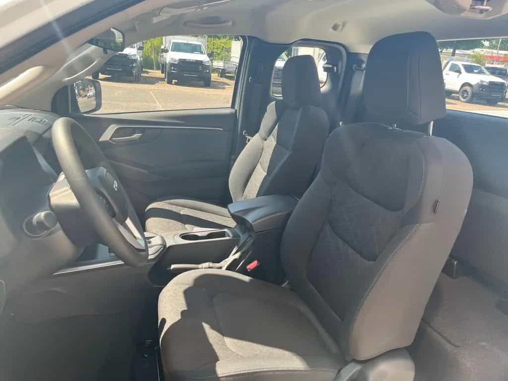 Isuzu D-Max Space Cab LS AT neues Modell +SOFORT+ null-photo-21