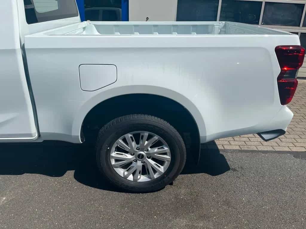 Isuzu D-Max Space Cab LS AT neues Modell +SOFORT+ null-photo-9