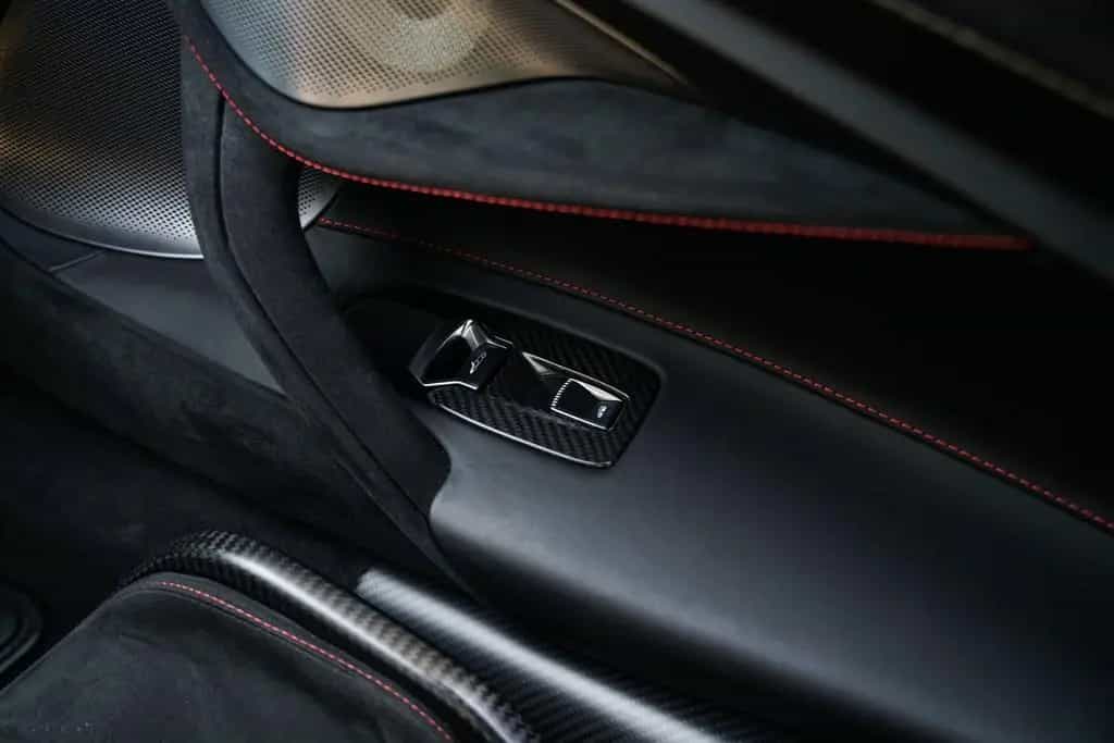 McLaren 750S I MSO Paint I Senna Seats I CF 09/2023-photo-24
