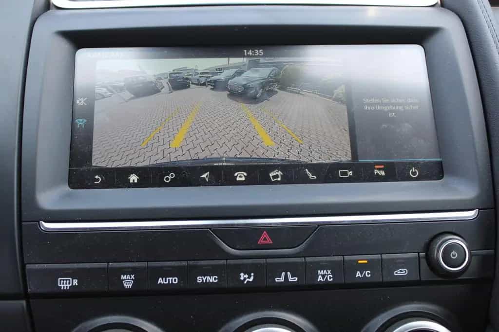 Jaguar E-Pace S AWD NAVI*AHK*HEAD-UP*LED*KAMERA*MERDIAN 06/2019-photo-13