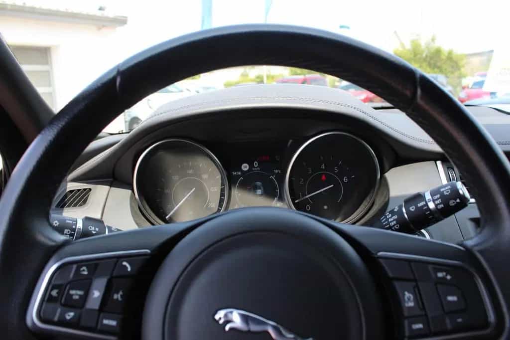 Jaguar E-Pace S AWD NAVI*AHK*HEAD-UP*LED*KAMERA*MERDIAN 06/2019-photo-14