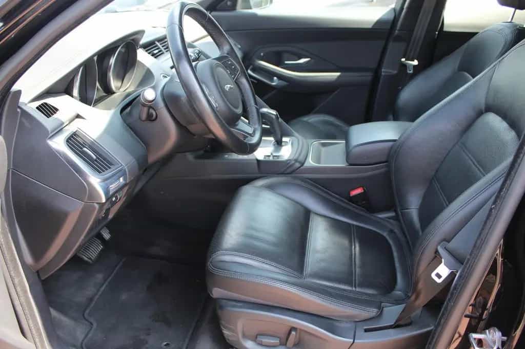 Jaguar E-Pace S AWD NAVI*AHK*HEAD-UP*LED*KAMERA*MERDIAN 06/2019-photo-4