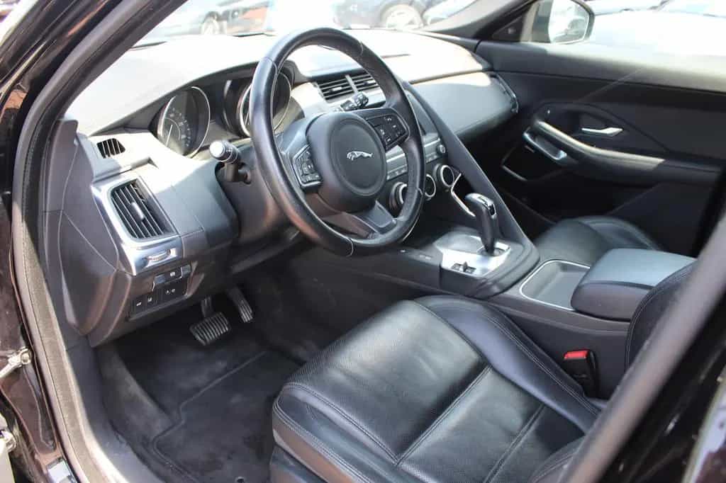Jaguar E-Pace S AWD NAVI*AHK*HEAD-UP*LED*KAMERA*MERDIAN 06/2019-photo-9