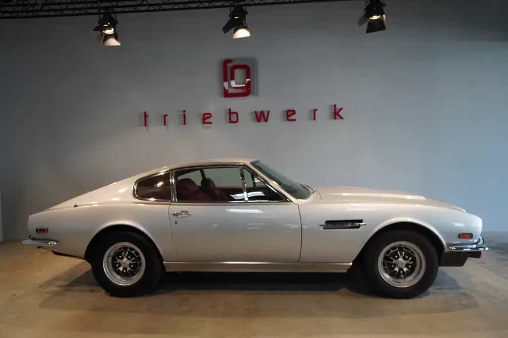 Aston Martin DBS V8 5.3 L Auto - Lefthand drive *Zustand 2* 01/1971-photo-0