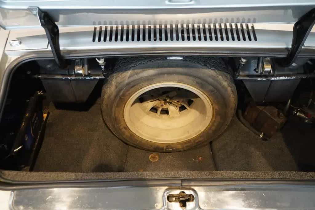Aston Martin DBS V8 5.3 L Auto - Lefthand drive *Zustand 2* 01/1971-photo-18