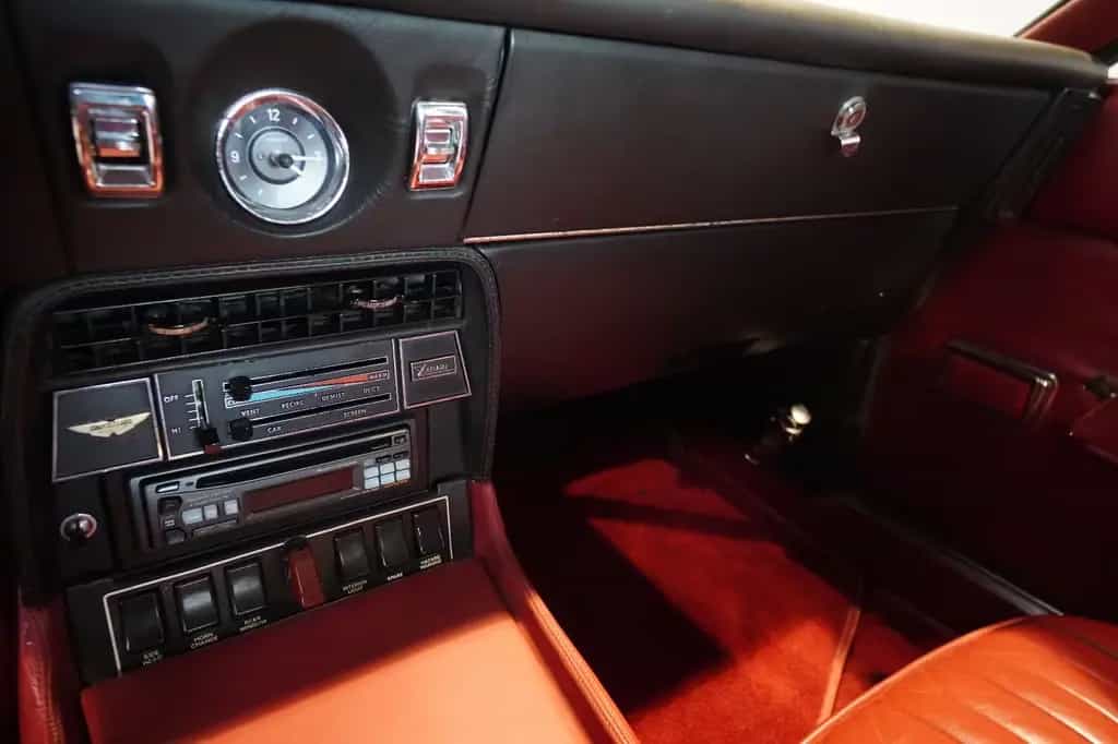 Aston Martin DBS V8 5.3 L Auto - Lefthand drive *Zustand 2* 01/1971-photo-7
