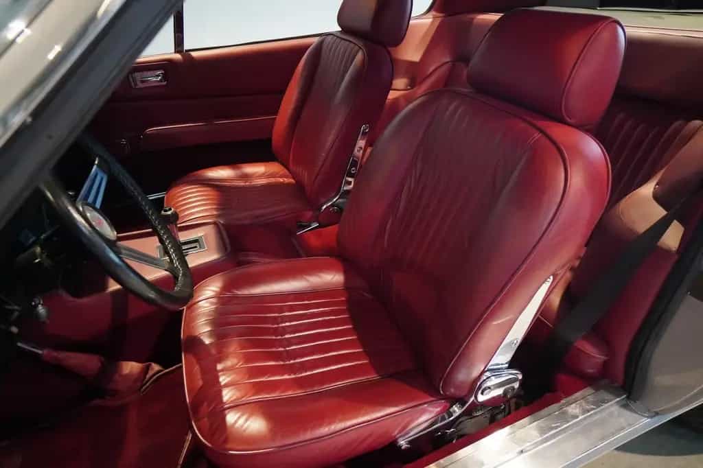 Aston Martin DBS V8 5.3 L Auto - Lefthand drive *Zustand 2* 01/1971-photo-9