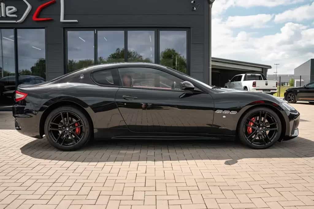 Maserati Granturismo 4.7 V8 Sport Automatik BOSE PDC NAVI 06/2018-photo-11