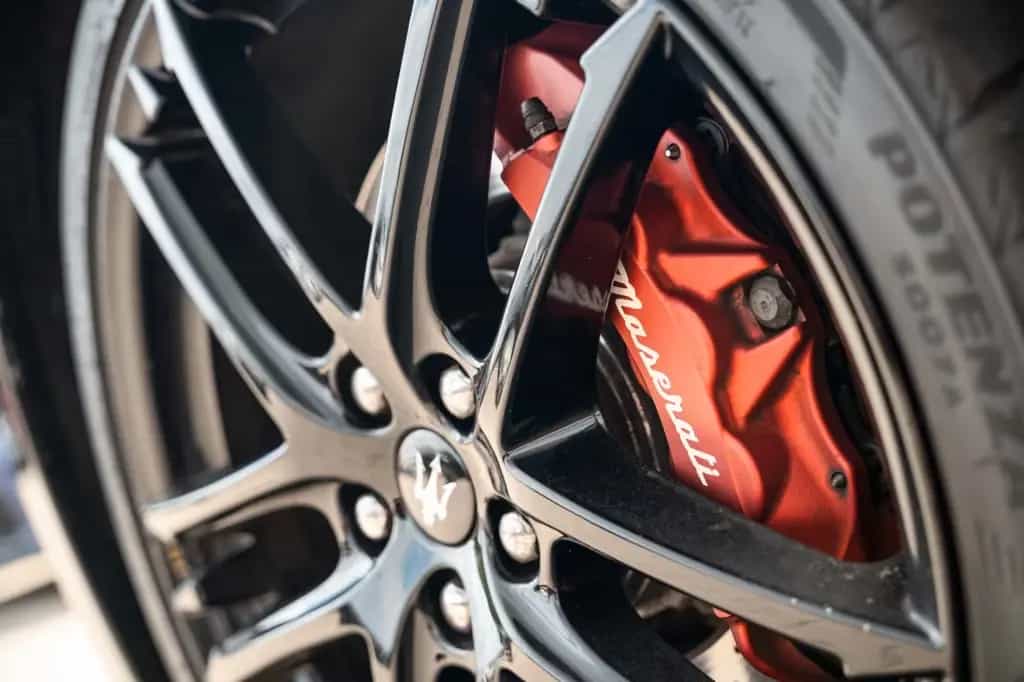 Maserati Granturismo 4.7 V8 Sport Automatik BOSE PDC NAVI 06/2018-photo-19