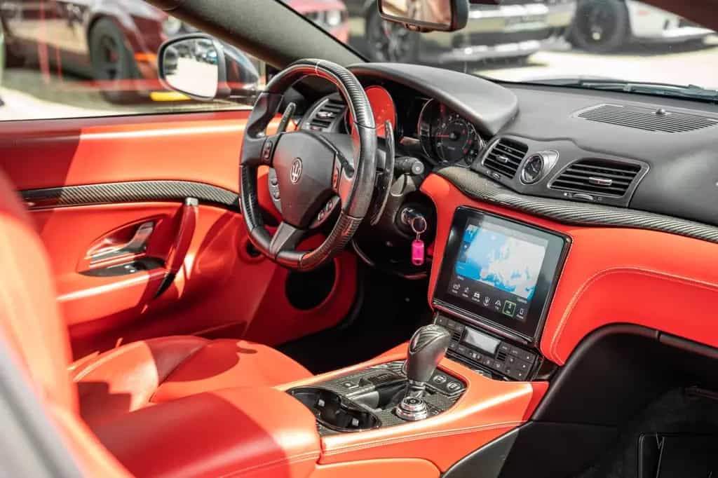 Maserati Granturismo 4.7 V8 Sport Automatik BOSE PDC NAVI 06/2018-photo-21