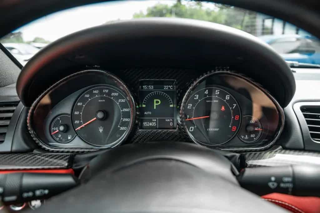 Maserati Granturismo 4.7 V8 Sport Automatik BOSE PDC NAVI 06/2018-photo-24