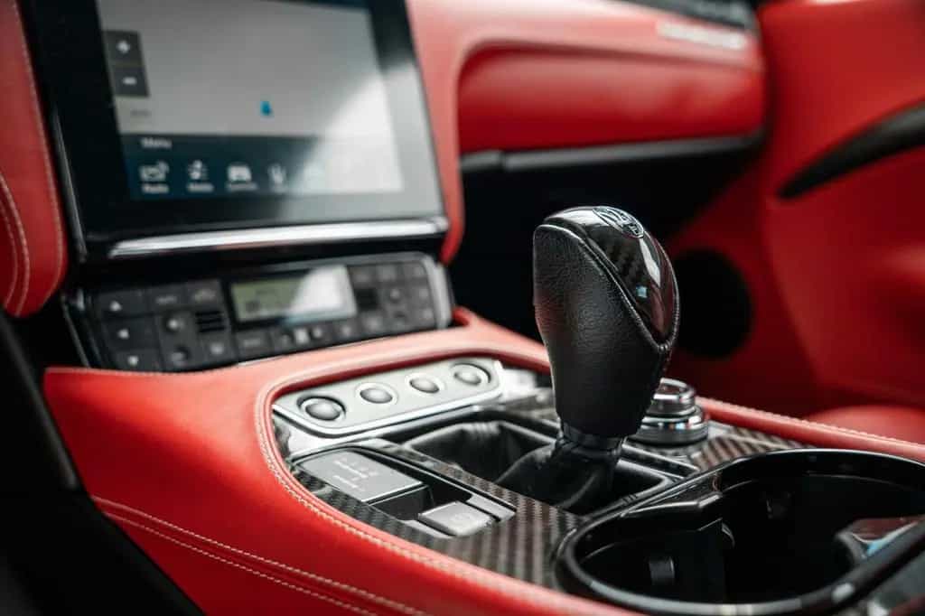 Maserati Granturismo 4.7 V8 Sport Automatik BOSE PDC NAVI 06/2018-photo-25
