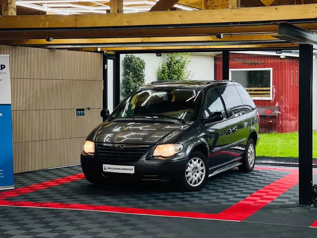 Chrysler Voyager Behindertengerecht-Aktivfahrer 01/2006-photo-1
