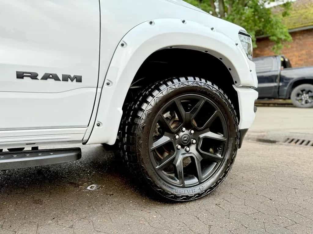 Dodge RAM 5,7L*4X4*AHK*OFF-ROAD*BÜGEL*LONG BED*GARANTIE* 10/2023-photo-21