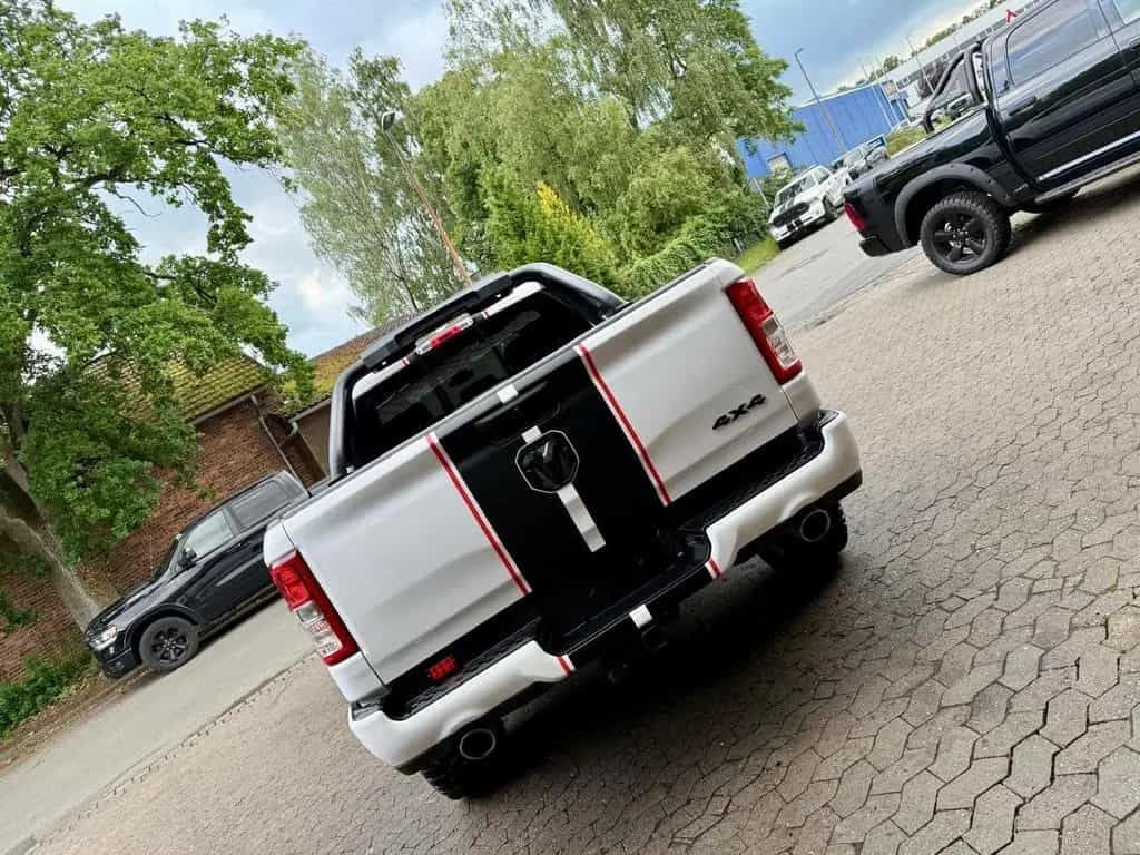 Dodge RAM 5,7L*4X4*AHK*OFF-ROAD*BÜGEL*LONG BED*GARANTIE* 10/2023-photo-27