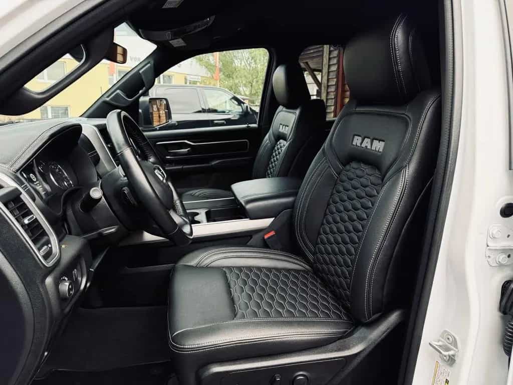 Dodge RAM 5,7L*4X4*AHK*OFF-ROAD*BÜGEL*LONG BED*GARANTIE* 10/2023-photo-36