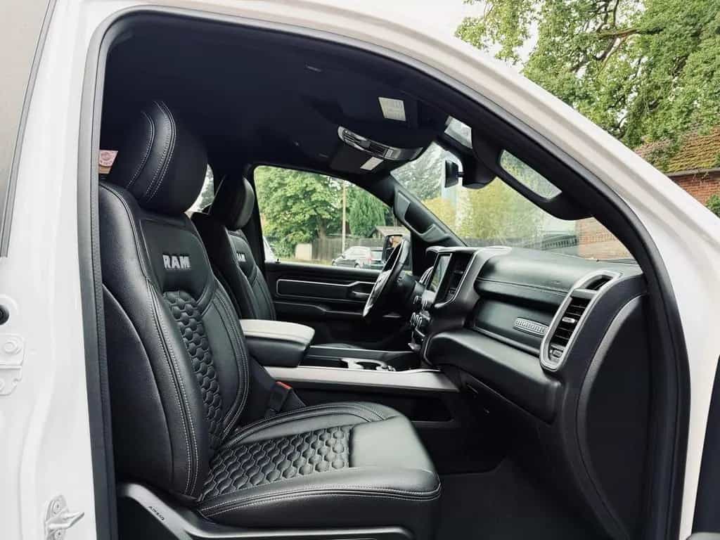 Dodge RAM 5,7L*4X4*AHK*OFF-ROAD*BÜGEL*LONG BED*GARANTIE* 10/2023-photo-45