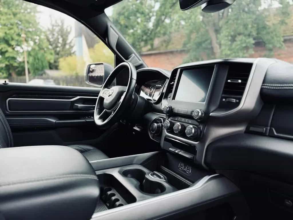 Dodge RAM 5,7L*4X4*AHK*OFF-ROAD*BÜGEL*LONG BED*GARANTIE* 10/2023-photo-47