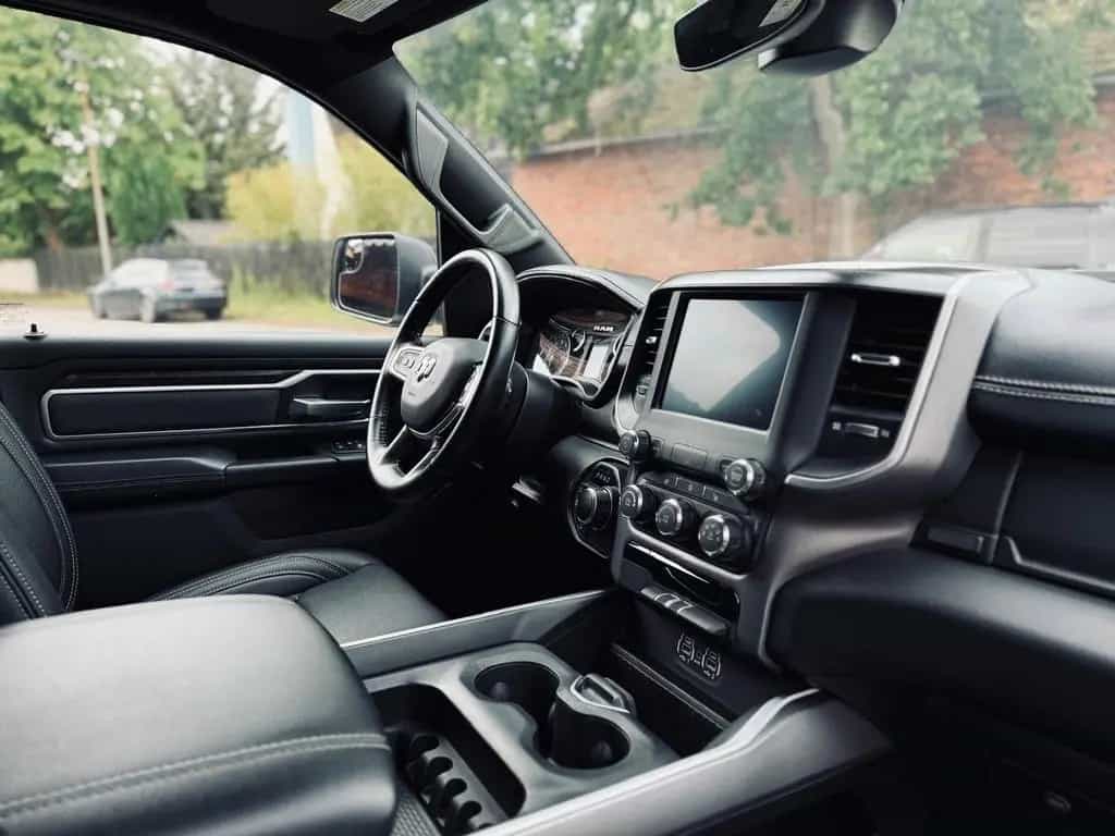 Dodge RAM 5,7L*4X4*AHK*OFF-ROAD*BÜGEL*LONG BED*GARANTIE* 10/2023-photo-49