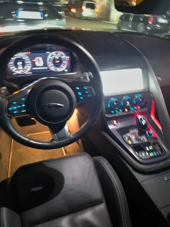 Jaguar F-Type 5.0 V8 450 CV aut Coupé First Edit 10/2020-photo-4