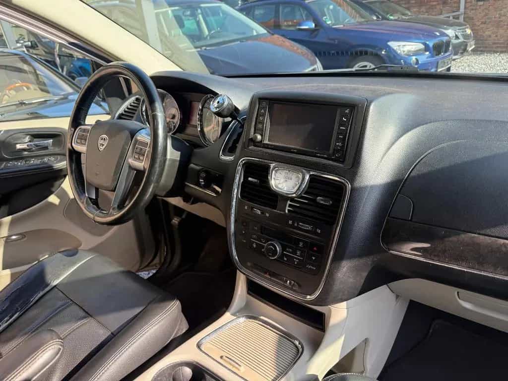 Lancia Voyager 2.8 JTDM Gold+Leder+Navi+AHK+7 Sitz+ 12/2011-photo-13