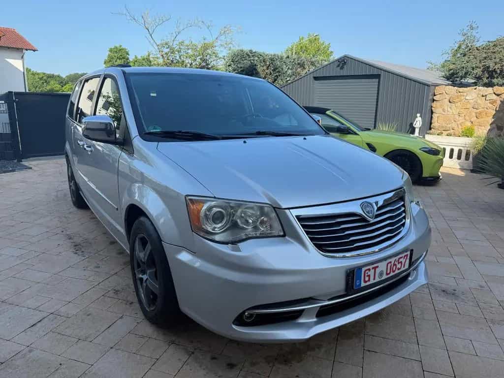 Lancia Voyager 2.8 JTDM Gold+Leder+Navi+AHK+7 Sitz+ 12/2011-photo-5